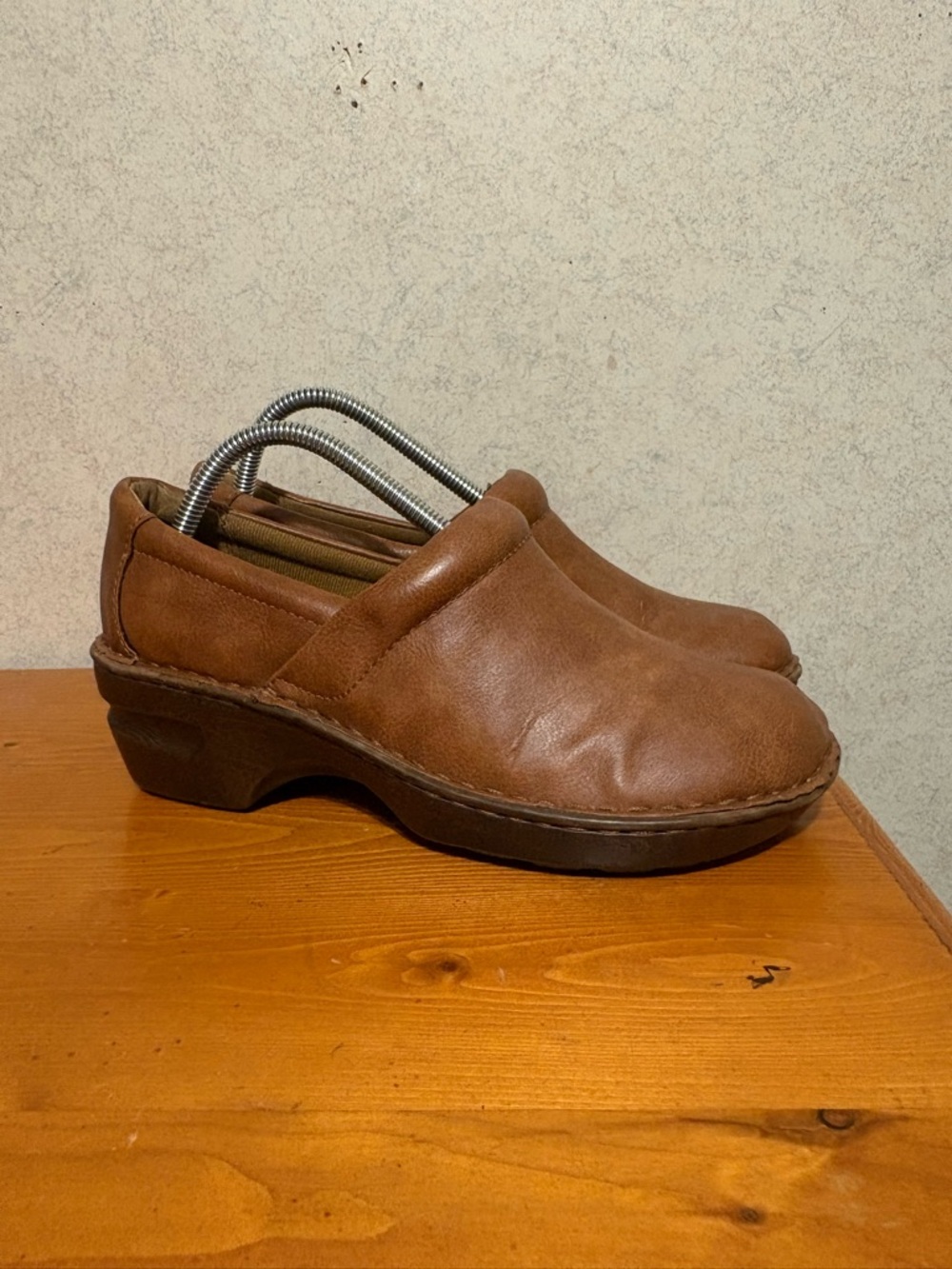 B.O.C. Women's Peggy II Slip-On Clogs in brown leather size 9.5